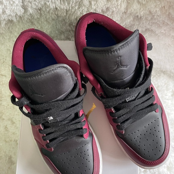 Nike Womens Air Jordan Low SE - Picture 4 of 12